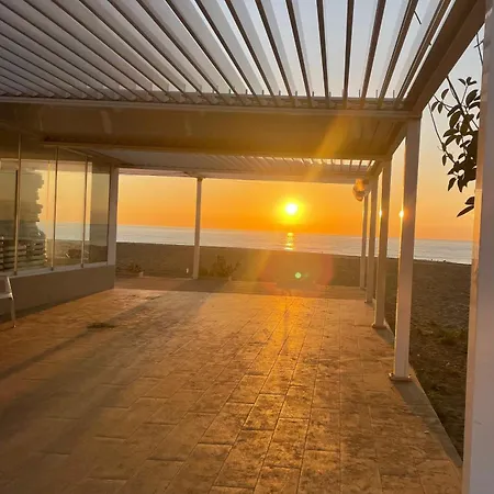 20 Meters From The דירה *