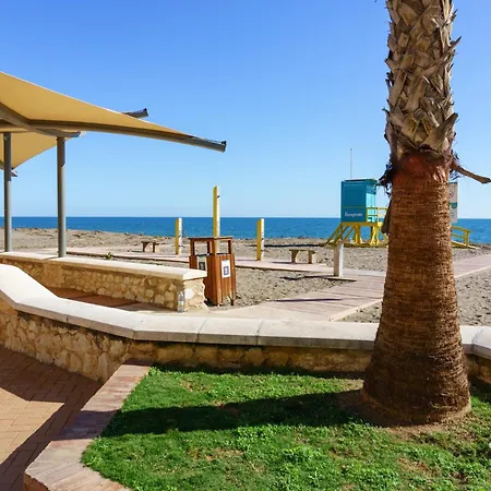 20 Meters From The דירה