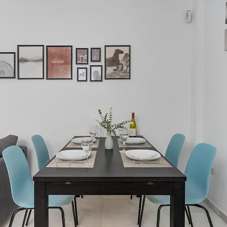 דירה 20 Meters From The *