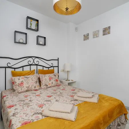 20 Meters From The * Fuengirola